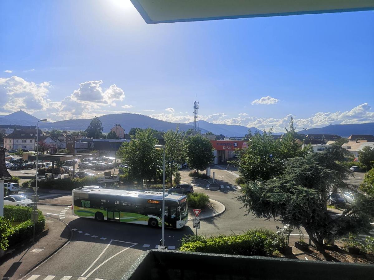 Bel Appartement, Grand Balcon Et Parking Prive Apartment